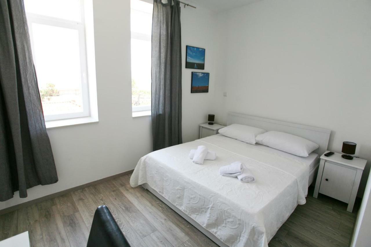 Guesthouse Vienna Baska מראה חיצוני תמונה