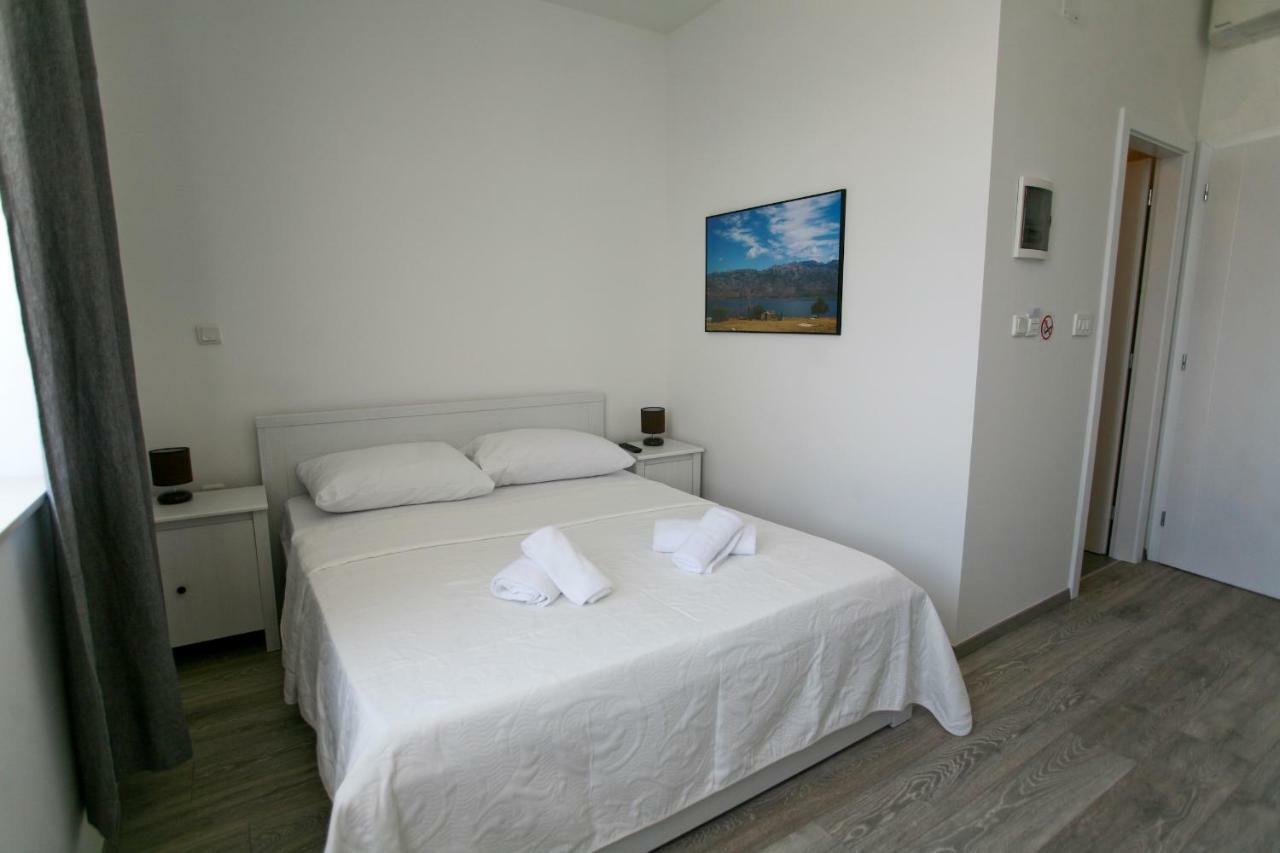 Guesthouse Vienna Baska מראה חיצוני תמונה