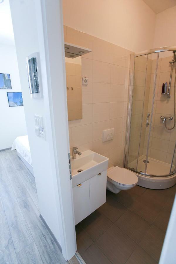 Guesthouse Vienna Baska מראה חיצוני תמונה